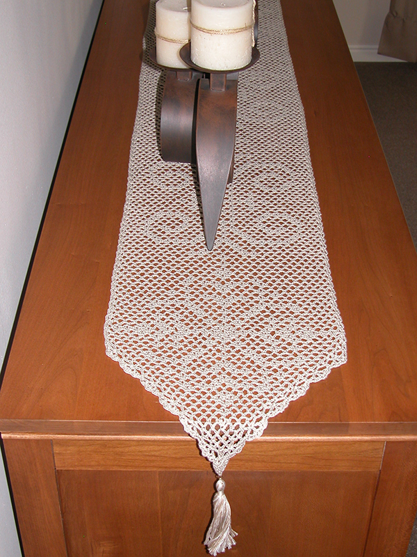 Diamond Medallion Thread Crochet Runner - Kathryn Clark Crochet