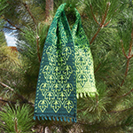triangle mesh scarf with leaf design