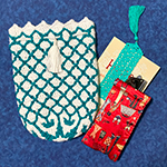 interlocking filet crochet drawstring pouch