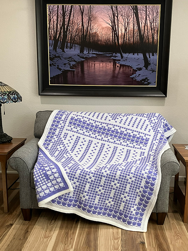 overlay mosaic blanket with filet heart design